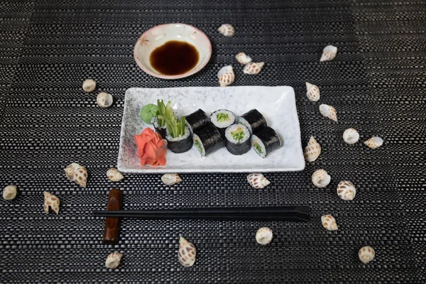 Set Sushi Japonés Listo Para Servir Hermosa Decoración Mesa Estilo —  Fotos de Stock