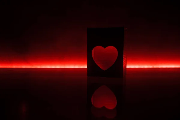 Mesa Oscura Concepto Día San Valentín Amor Corazón Forma Roja — Foto de Stock