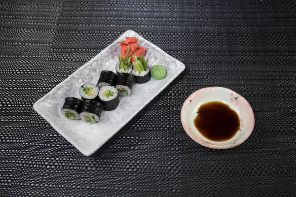 Set Sushi Japonés Listo Para Servir Hermosa Decoración Mesa Estilo —  Fotos de Stock