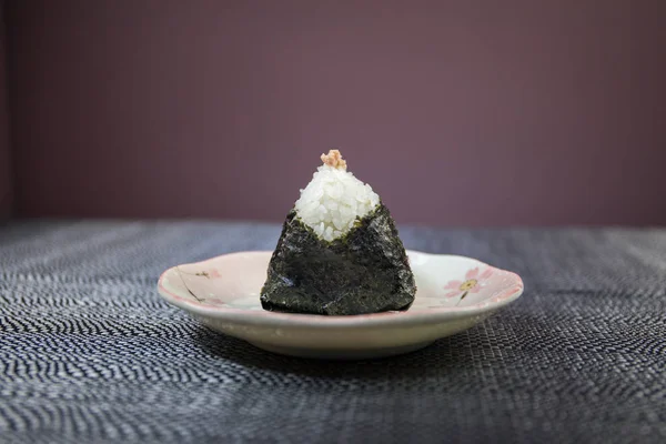 Vista Cerca Del Plato Con Comida Japonesa Interior Japón Comida —  Fotos de Stock