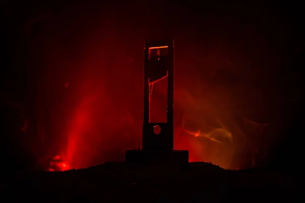 Vista Horrorosa Guillotina Primer Plano Una Guillotina Sobre Fondo Niebla — Foto de Stock