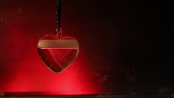 Valentines Day Concept Glas Transparant Hart Donker Glas Hart Gloed — Stockvideo