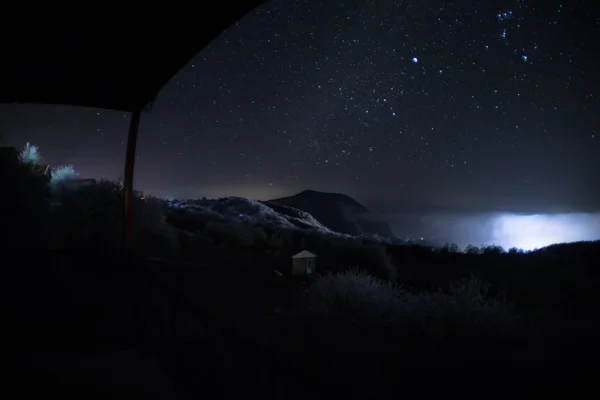 Krajobraz Piękna Noc Gwiaździsta Noc Gór Lasu Nocy Lesie Zielonych — Zdjęcie stockowe