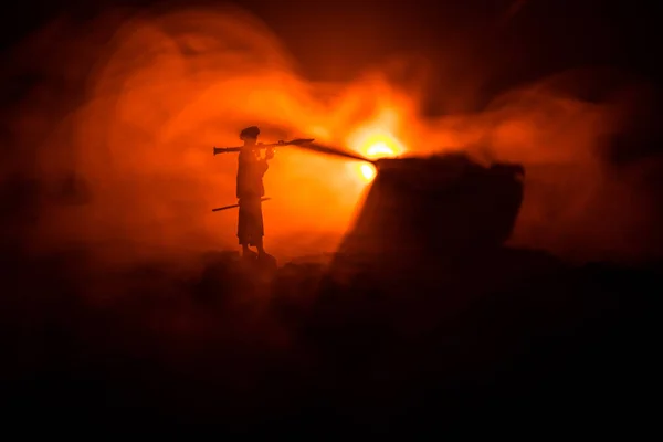 Sílhueta Soldado Militar Com Bazuca Conceito Guerra Silhuetas Militares Lutando — Fotografia de Stock