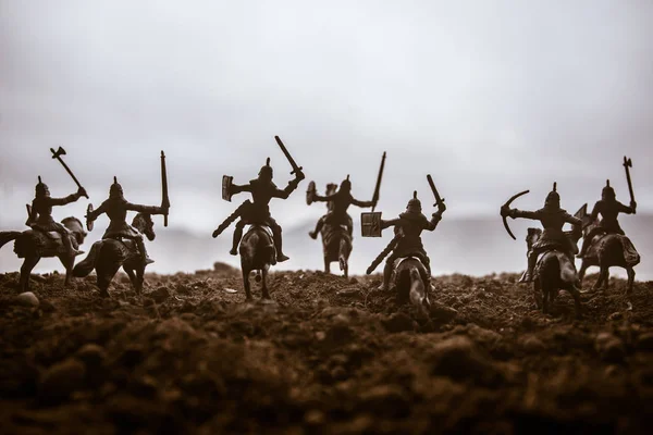 Cena Batalha Medieval Com Cavalaria Infantaria Silhuetas Figuras Como Objetos — Fotografia de Stock