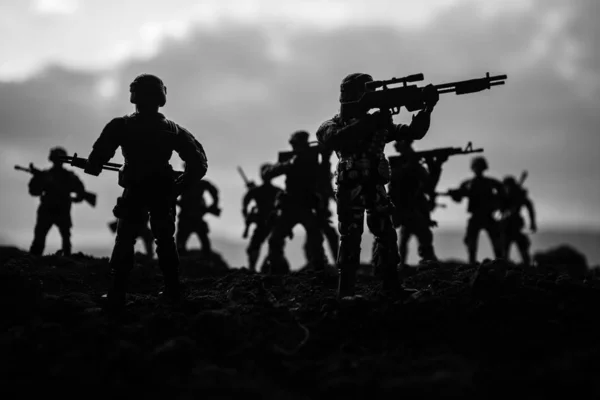 Savaş Sahnesi Askeri Savaş Sis Gökyüzü Arka Plan Üzerinde Mücadele — Stok fotoğraf