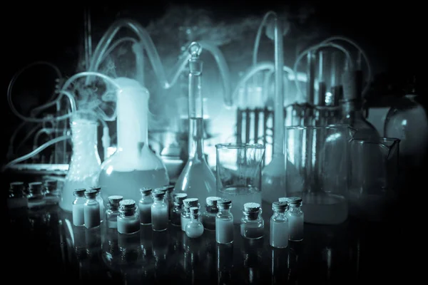 Φαρμακευτική Και Χημεία Θέμα Γυάλινη Φιάλη Δοκιμής Διάλυμα Ερευνητικό Εργαστήριο — Φωτογραφία Αρχείου