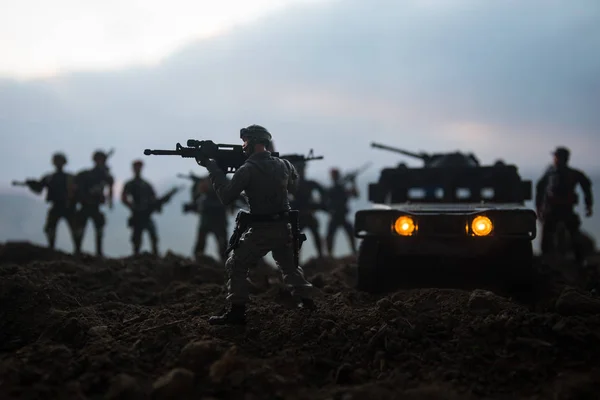 Carro Patrulha Militar Fundo Pôr Sol Conceito Guerra Exército Silhueta — Fotografia de Stock