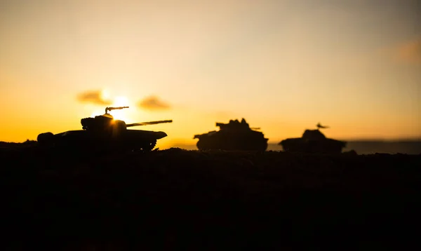 Kriegskonzept Militärische Silhouetten Kampfszene Auf Kriegsnebel Himmel Hintergrund Weltkriegssoldaten Silhouetten — Stockfoto