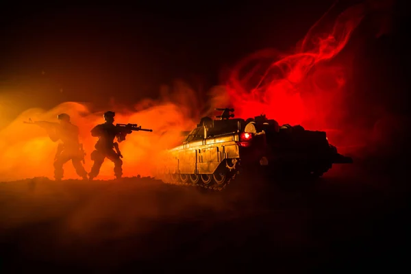 Concept Guerre Silhouettes Militaires Combat Scène Sur Fond Brouillard Guerre — Photo