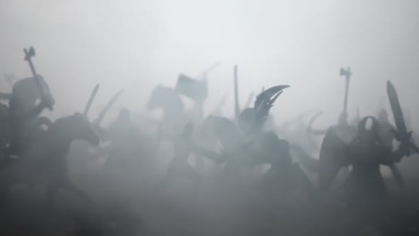 Battle Scène Militaire Silhouettes Vechten Scène Oorlog Mist Hemelachtergrond Creatief — Stockvideo