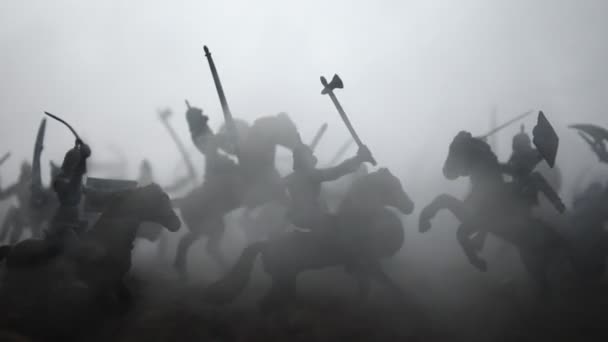 Battle Scène Militaire Silhouettes Vechten Scène Oorlog Mist Hemelachtergrond Creatief — Stockvideo