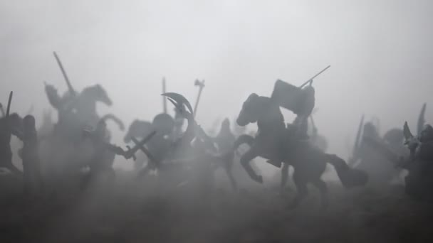 Battle Scène Militaire Silhouettes Vechten Scène Oorlog Mist Hemelachtergrond Creatief — Stockvideo