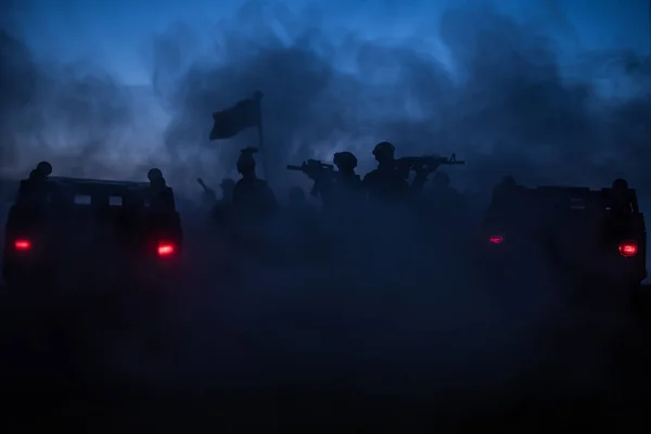 Conceito Guerra Cena Batalha Fundo Céu Nevoeiro Guerra Silhuetas Combate — Fotografia de Stock