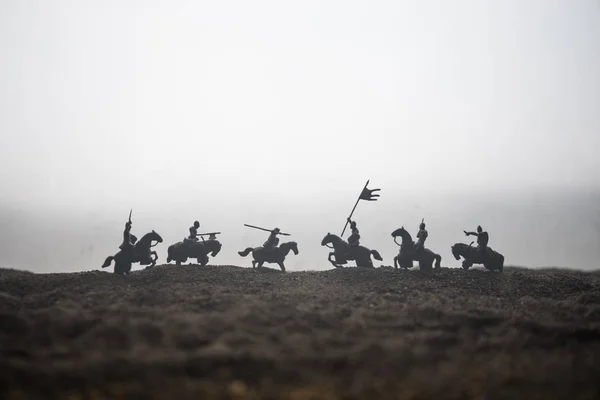 Mittelalterliche Kampfszene Mit Kavallerie Und Infanterie Silhouetten Von Figuren Als — Stockfoto