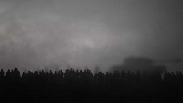 Escena Batalla Siluetas Militares Peleando Escena Fondo Del Cielo Niebla — Vídeos de Stock