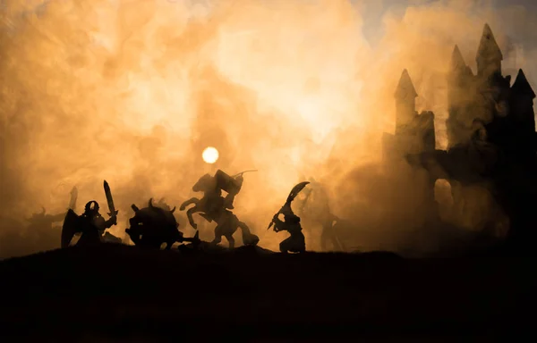 Cena Batalha Medieval Com Cavalaria Infantaria Silhuetas Figuras Como Objetos — Fotografia de Stock