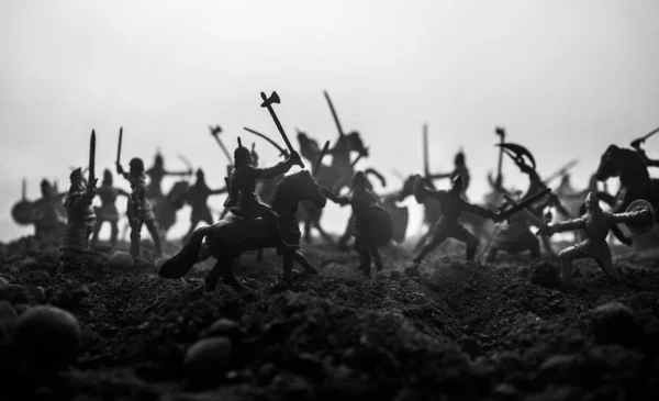 Mittelalterliche Kampfszene Mit Kavallerie Und Infanterie Silhouetten Von Figuren Als — Stockfoto