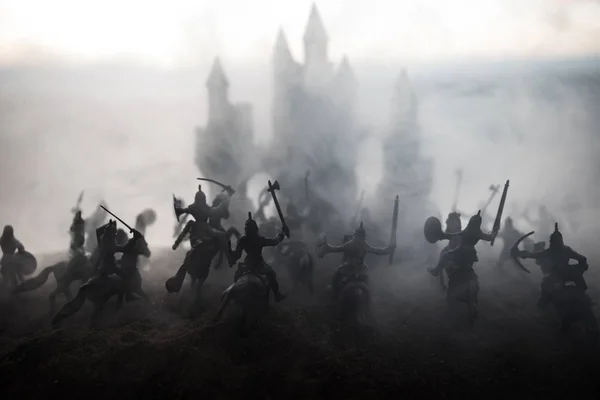 Cena Batalha Medieval Com Cavalaria Infantaria Silhuetas Figuras Como Objetos — Fotografia de Stock