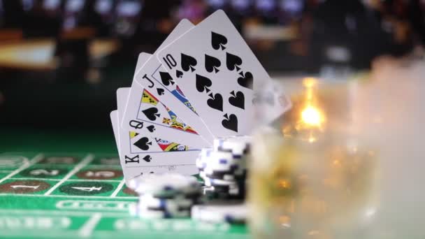 Kaarten Chips Groene Vilt Casino Tafel Abstracte Achtergrond Met Kopie — Stockvideo