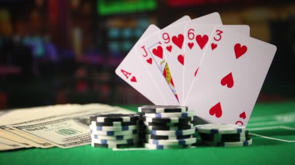 Cartes Jetons Sur Table Casino Feutre Vert Fond Abstrait Avec — Video