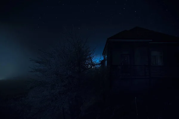 Antigua Casa Con Fantasma Bosque Por Noche Casa Terror Embrujada —  Fotos de Stock