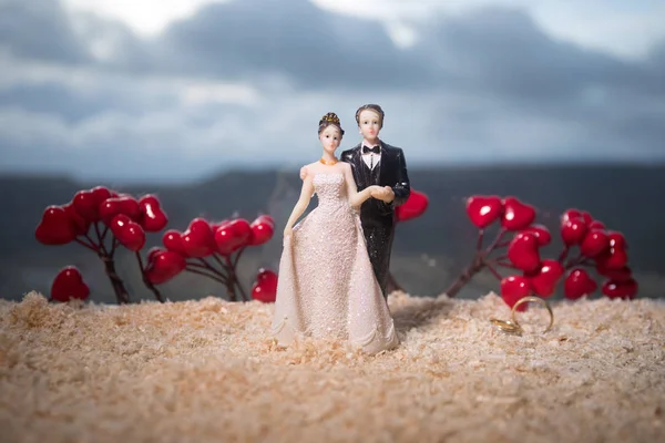 Dia Dos Namorados Conceito Amor Figurinha Casal Abraçando Casal Apaixonado — Fotografia de Stock