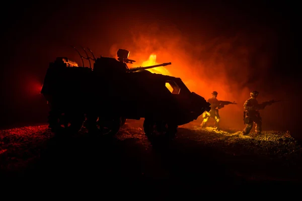 Concept Guerre Silhouettes Militaires Combat Scène Sur Fond Brouillard Guerre — Photo