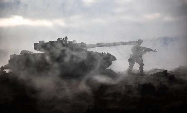 Concept Guerre Silhouettes Militaires Combattant Scène Sur Fond Brouillard Guerre — Photo