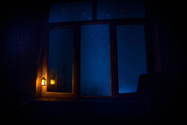 Night Scene Stars Seen Window Dark Room Night Sky Dark — Stock Photo, Image