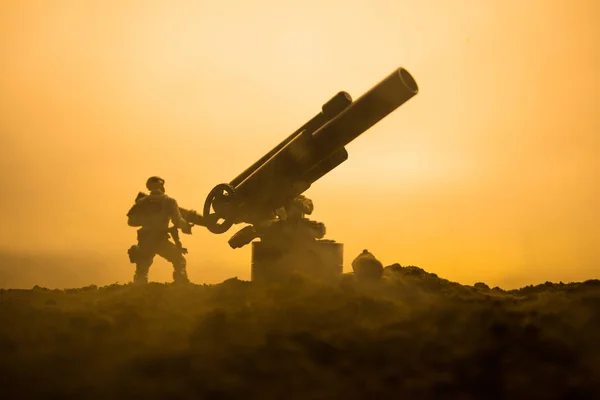 Cena Batalha Silhueta Arma Campo Velha Campo Pronto Para Disparar — Fotografia de Stock