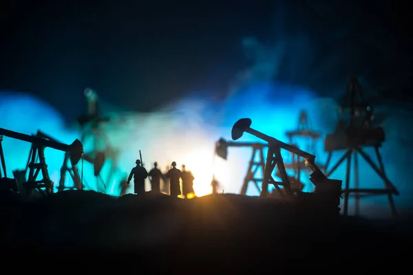 Décoration Art Concept Guerre Pétrolière Silhouettes Militaires Champ Pétrolifère Avec — Photo