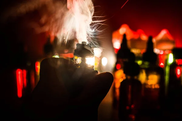 Concepto Vape Explosión Electrónica Vapores Cigarrillos Nubes Humo Botellas Vapor — Foto de Stock