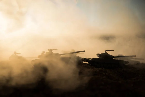 Concetto Guerra Silhouette Militari Scena Combattimento Sfondo Cielo Nebbia Guerra — Foto Stock