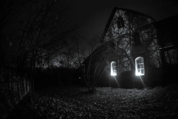 Vecchia Casa Con Fantasma Nella Foresta Notte Abandoned Haunted Horror — Foto Stock