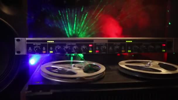 Oude Vintage Reel Naar Reel Player Recorder Donkere Toned Mistige — Stockvideo