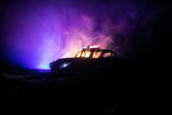 Carros Polícia Noite Carro Polícia Perseguindo Carro Noite Com Fundo — Fotografia de Stock