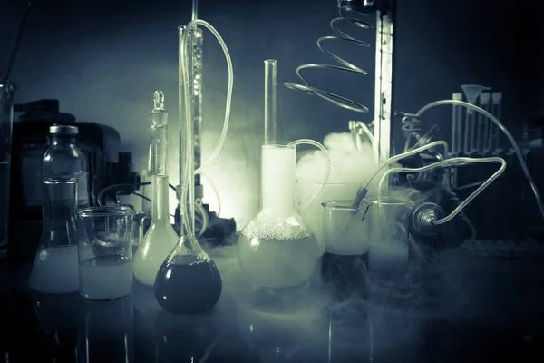 Φαρμακευτική Και Χημεία Θέμα Γυάλινη Φιάλη Δοκιμής Διάλυμα Ερευνητικό Εργαστήριο — Φωτογραφία Αρχείου