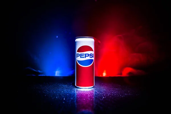 Baku Azerbaijan Abril 2019 Pepsi Puede Contra Fondo Niebla Tonificado —  Fotos de Stock