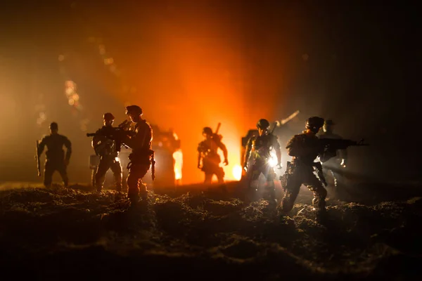 Concepto Guerra Escena Batalla Fondo Del Cielo Niebla Guerra Siluetas —  Fotos de Stock