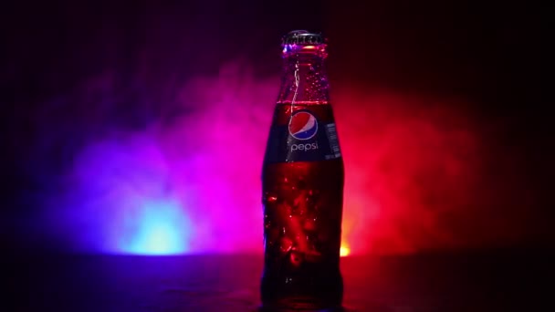 Baku Azerbaijan Luglio 2018 Concetto Creativo Pepsi Classic Una Bottiglia — Video Stock