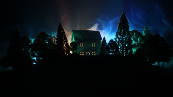 Altes Haus Mit Geist Wald Bei Nacht Oder Verlassenes Gruselhaus — Stockvideo