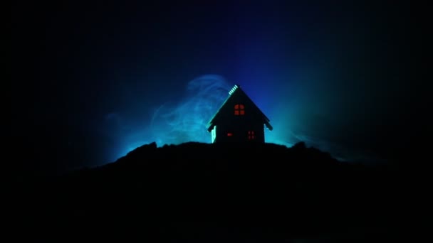 Altes Haus Mit Geist Wald Bei Nacht Oder Verlassenes Gruselhaus — Stockvideo