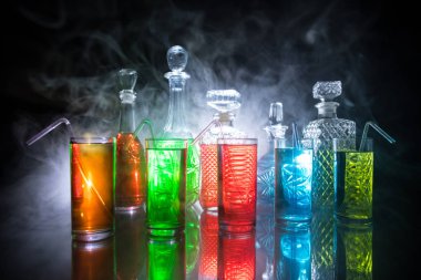 barda limon ile renkli çekim koleksiyonu; kireç ile alkol mini kokteyl atıcılar seti;