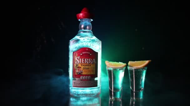 Bakú Azerbaiyán Junio 2019 Botella Sierra Tequila Marca Licor Perteneciente — Vídeos de Stock