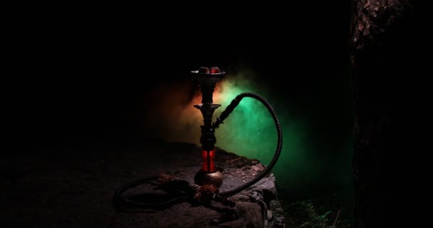 Primer Plano Cachimba Oscuridad Con Luces Colores Fondo — Vídeo de stock