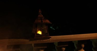 karanlıkta vintage fener yakın çekim görüntüleri