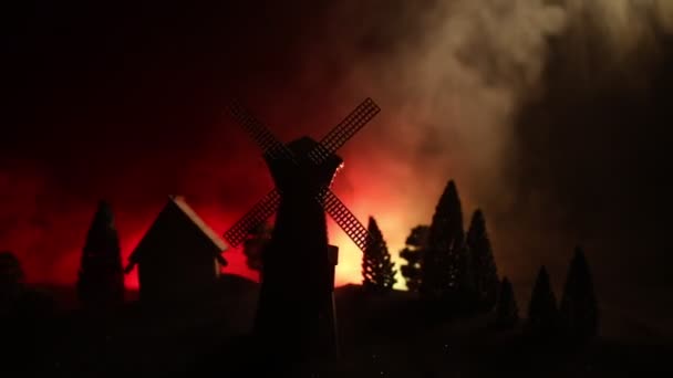 Tradiční Holandský Větrný Mlýn Kopci Během Letní Západ Slunce Dekorace — Stock video