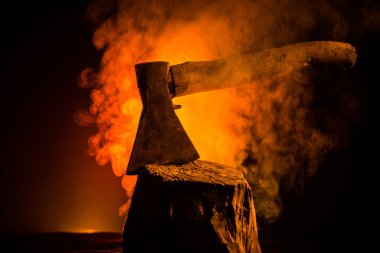 Korkunç Cadılar Bayramı temalı manyak katil silahı. Korku konsepti