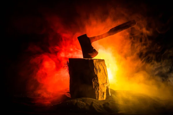 Skrämmande Halloween tema med galning mördare vapen. Skräckbegreppet — Stockfoto